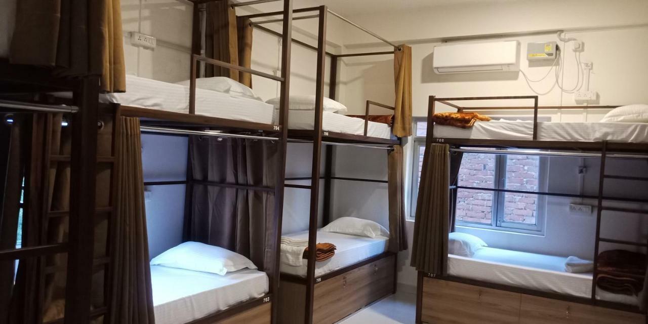 Banaras Hostel Kakarmatha Exteriör bild