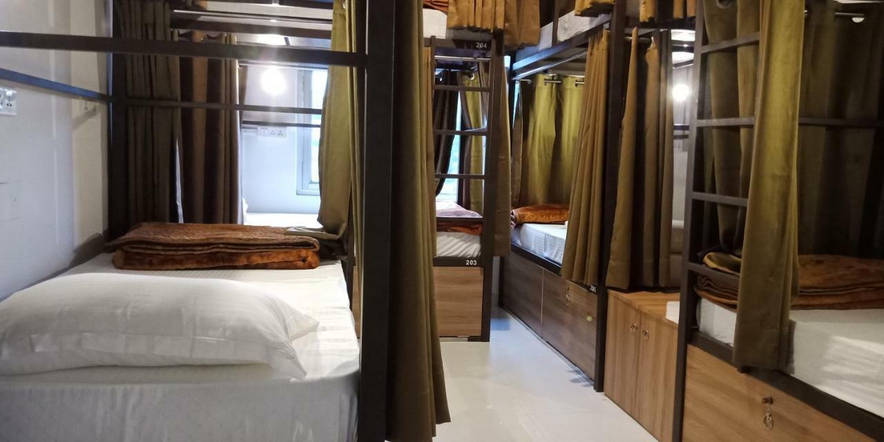 Banaras Hostel Kakarmatha Exteriör bild