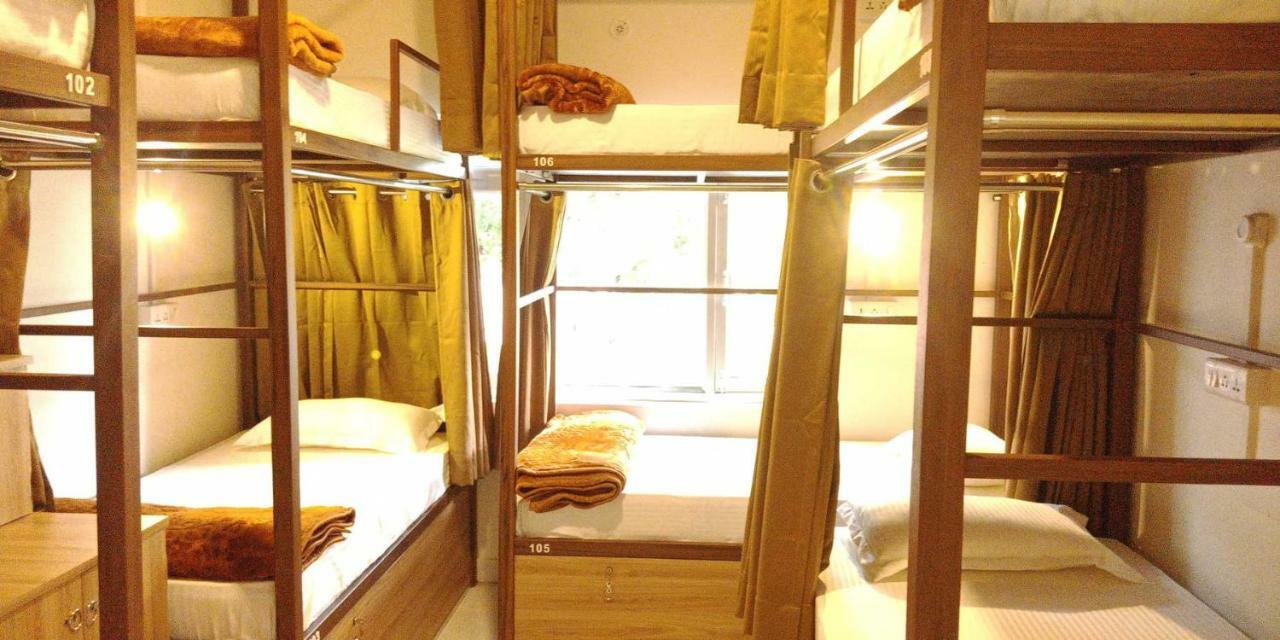 Banaras Hostel Kakarmatha Exteriör bild